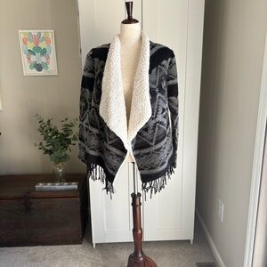 Hollister Black and Gray Fleece Lined Geometric Cardigan Sz XS